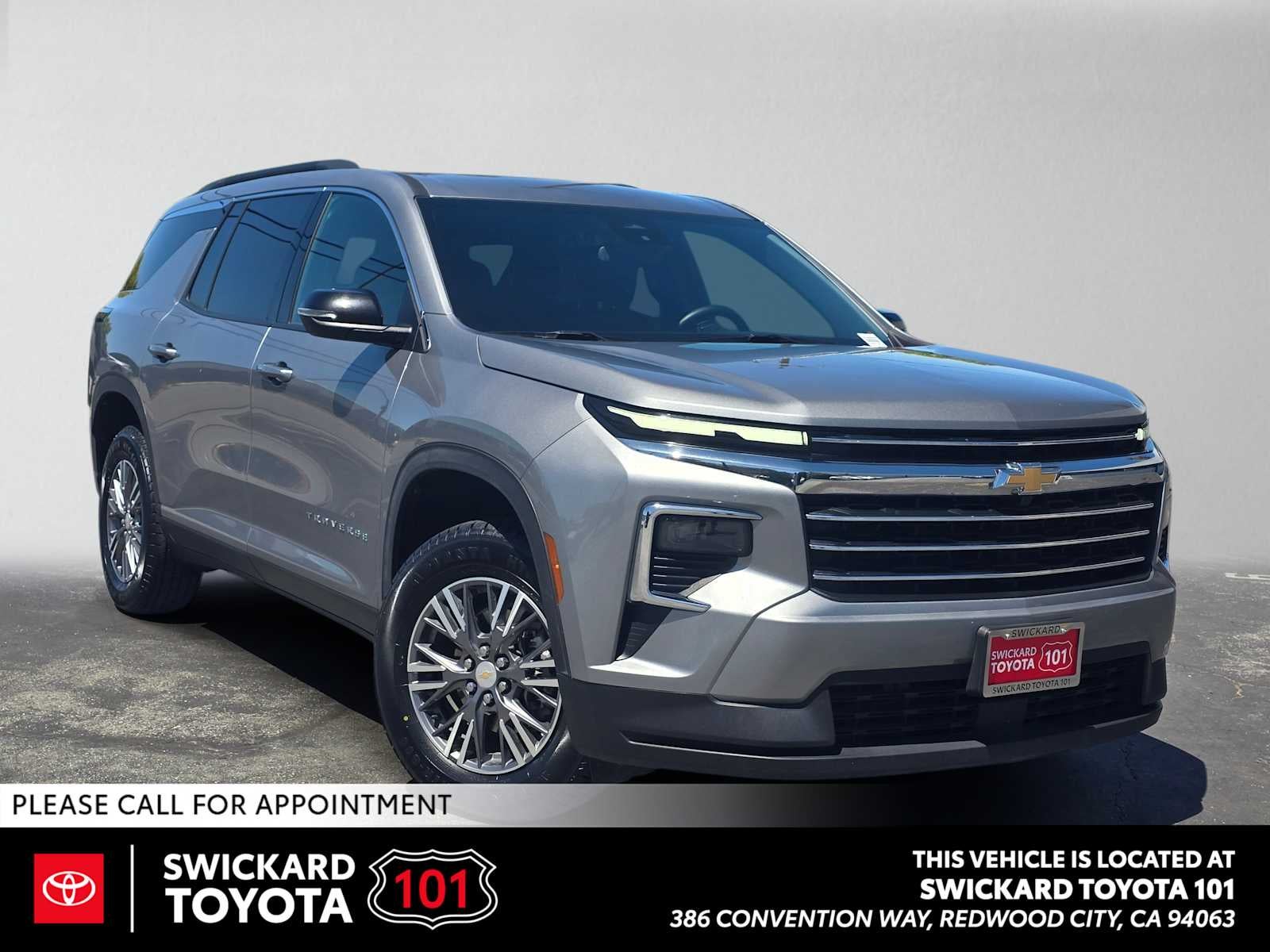 2025 Chevrolet Traverse FWD LT in Sterling Gray Metallic — front three-quarter view