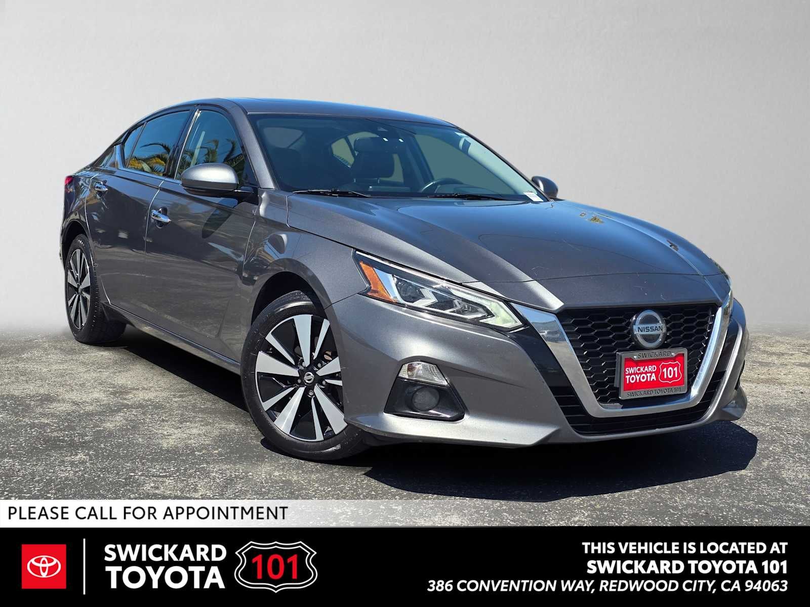 2019 Nissan Altima 2.5 SL in Gun Metallic — front three-quarter view
