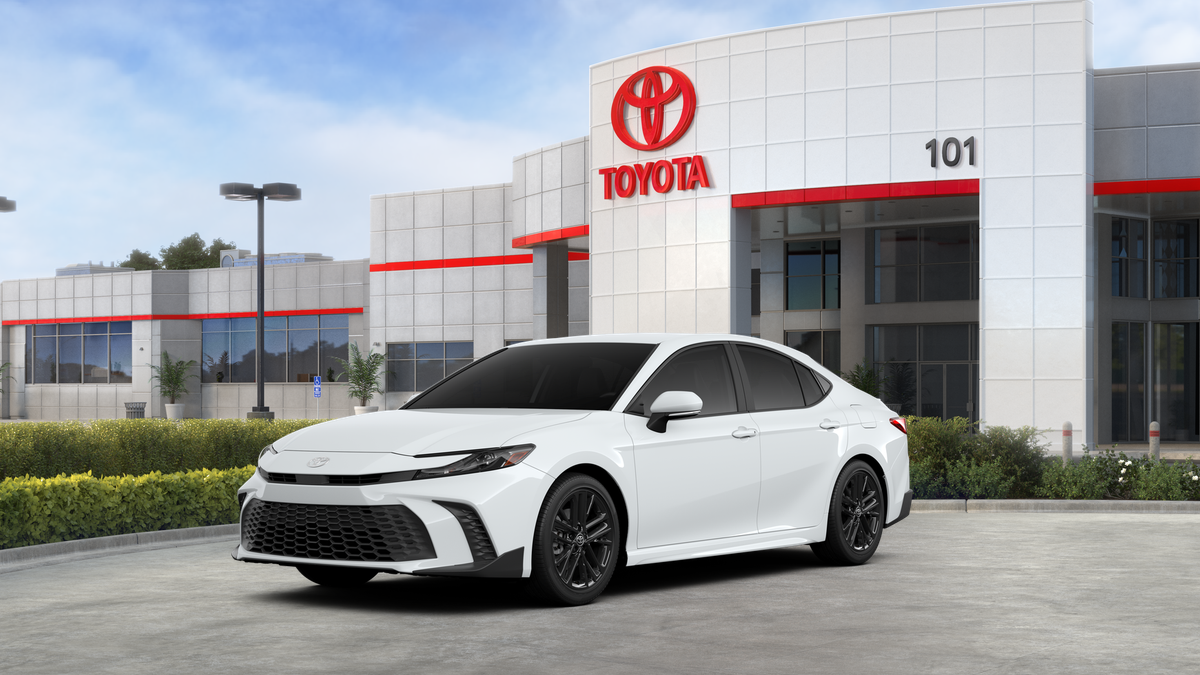 2026 Toyota Camry SE AWD in Ice Cap — front three-quarter view