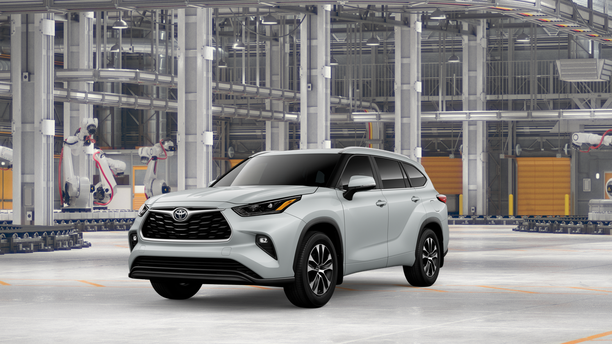 2026 Toyota Highlander XLE in Wind Chill Pearl <a role='button' class='viewDgDisclaimersButton' data-toggle='modal'...