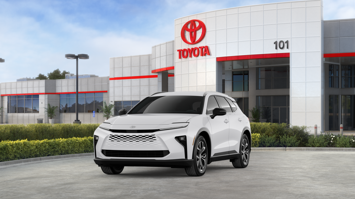 2026 Toyota Toyota Crown Signia XLE in Oxygen White <a role='button' class='viewDgDisclaimersButton' data-toggle='modal'...