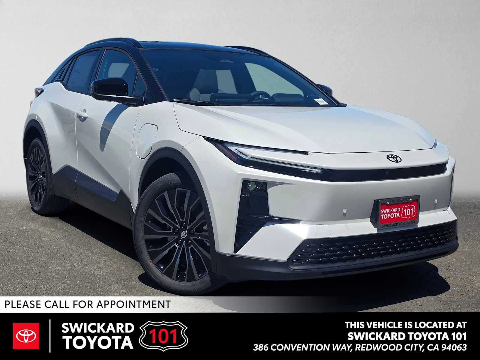 2026 Toyota C-HR XSE in Wind Chill Pearl With Midnight Black Metallic Roof <a role='button' class='viewDgDisclaimersButton'...